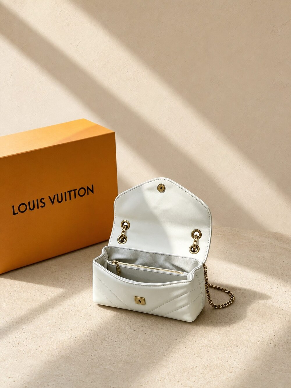 Louis Vuitton White Quilted New Wave Chain Shoulder Handbag - Picture 5 of 6